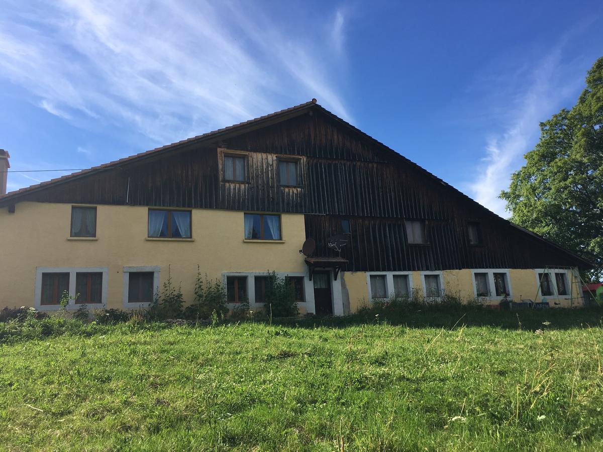 La Dernier Villa La Côte-aux-Fées Екстериор снимка