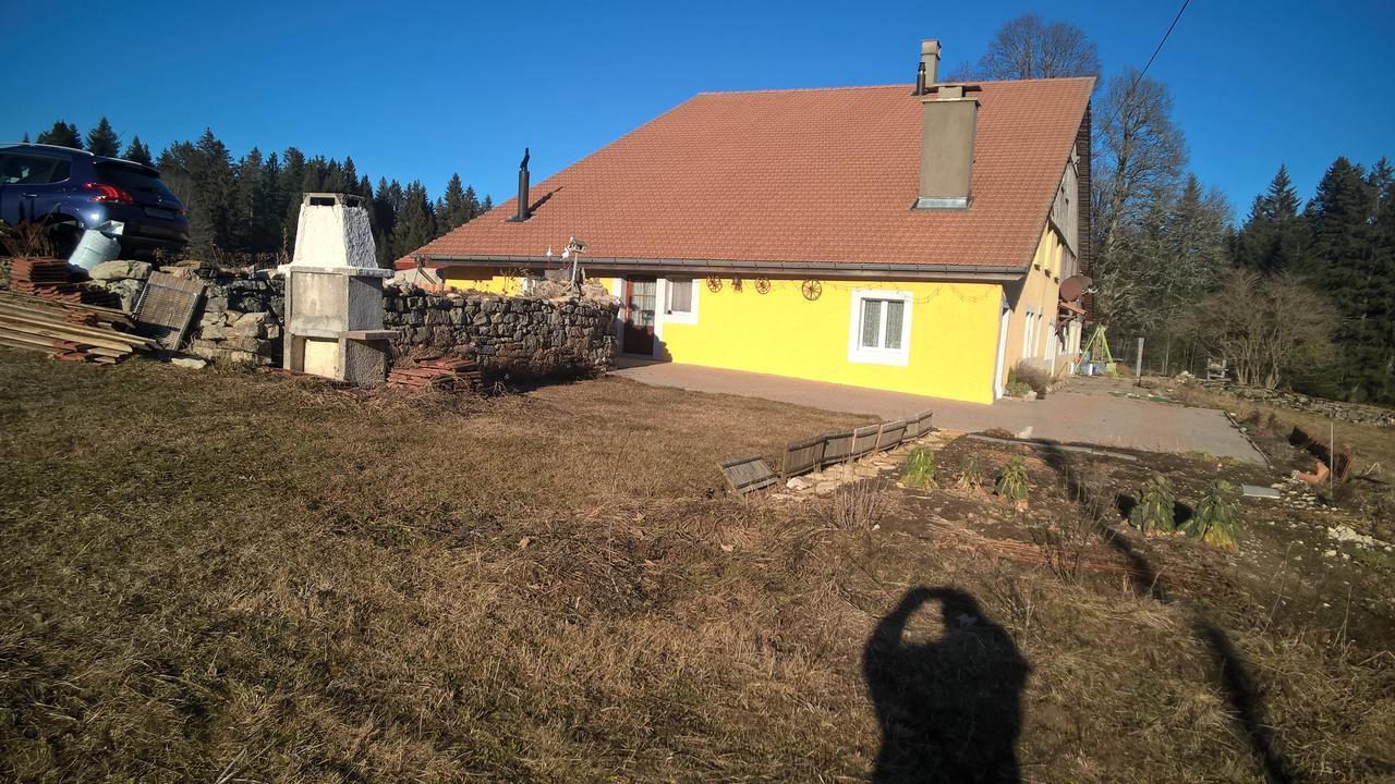 La Dernier Villa La Côte-aux-Fées Екстериор снимка