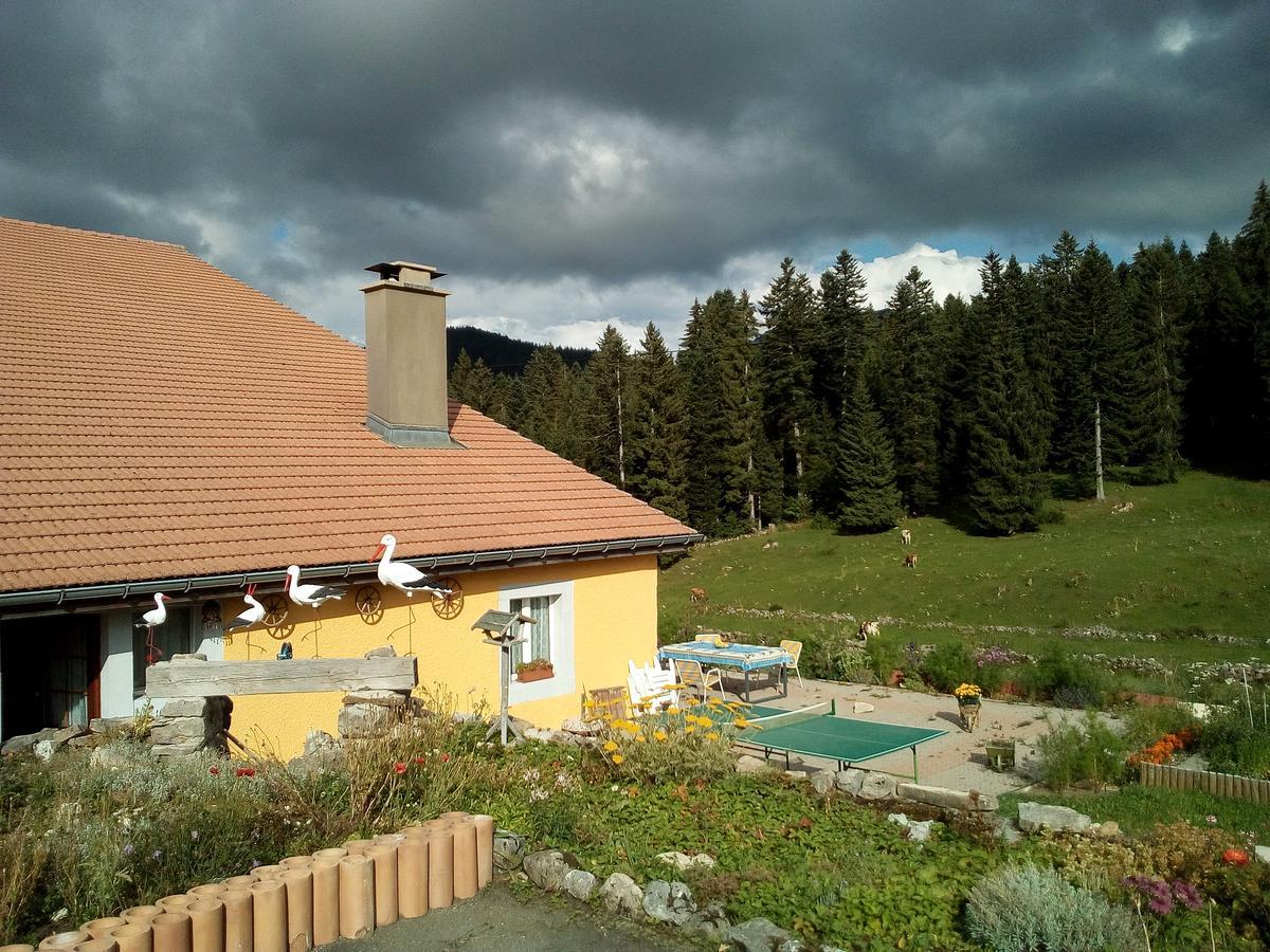 La Dernier Villa La Côte-aux-Fées Екстериор снимка