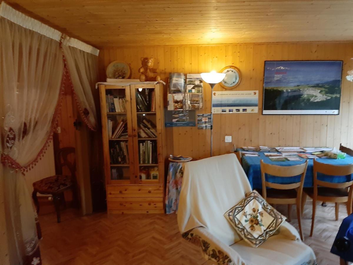 La Dernier Villa La Côte-aux-Fées Екстериор снимка